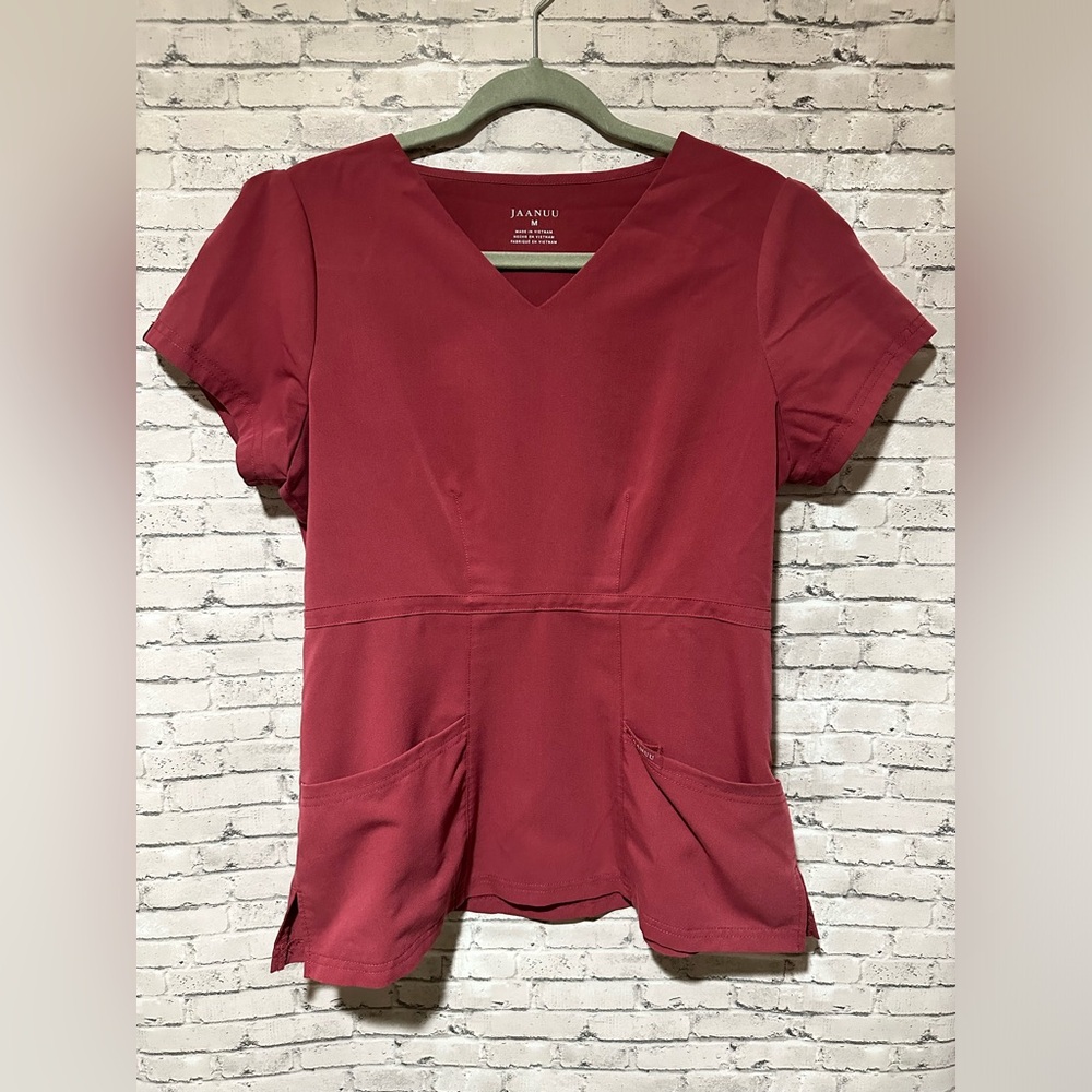Jaanuu Wine Scrub Top Size Medium (M)